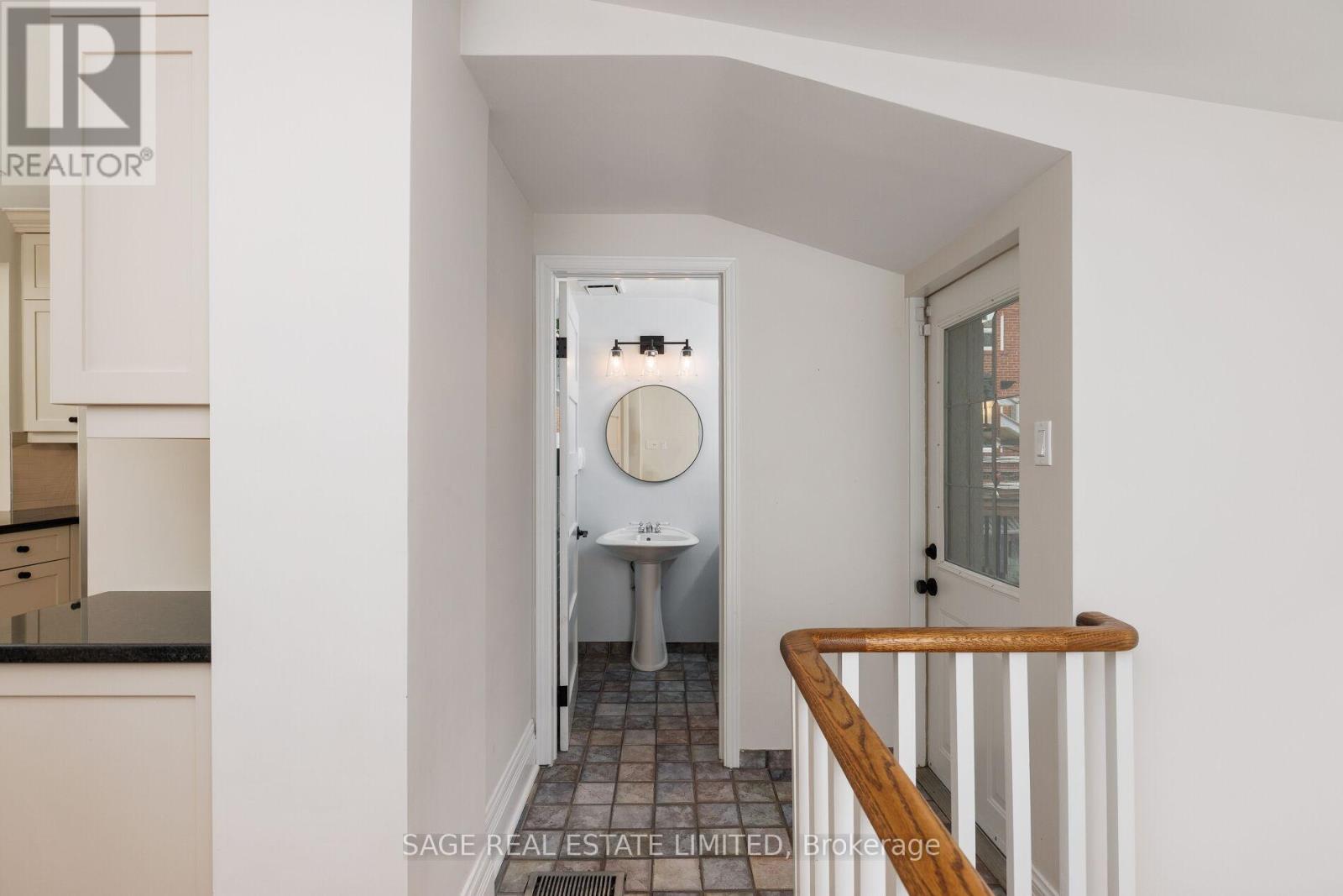 277 Evelyn Avenue, Toronto, Ontario  M6P 2Z8 - Photo 18 - W12612856