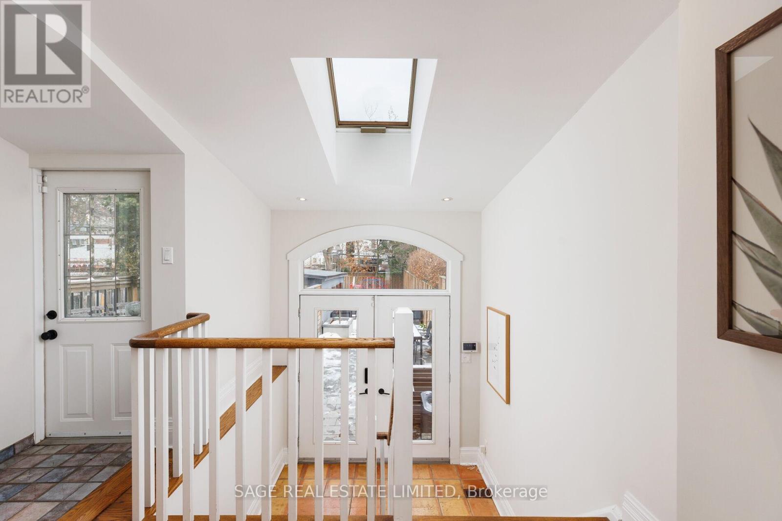 277 Evelyn Avenue, Toronto, Ontario  M6P 2Z8 - Photo 19 - W12612856