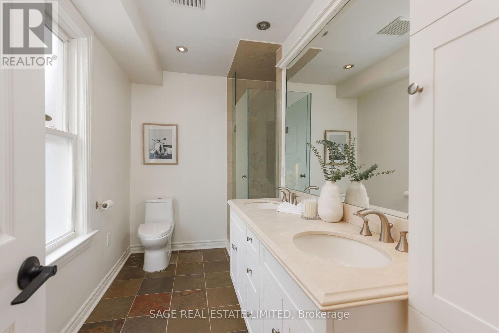 277 Evelyn Avenue, Toronto, Ontario  M6P 2Z8 - Photo 27 - W12612856