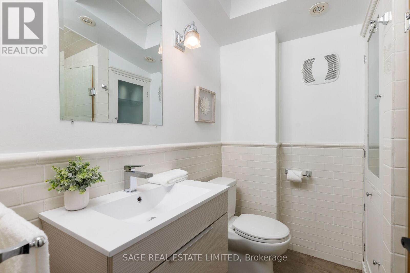 277 Evelyn Avenue, Toronto, Ontario  M6P 2Z8 - Photo 35 - W12612856