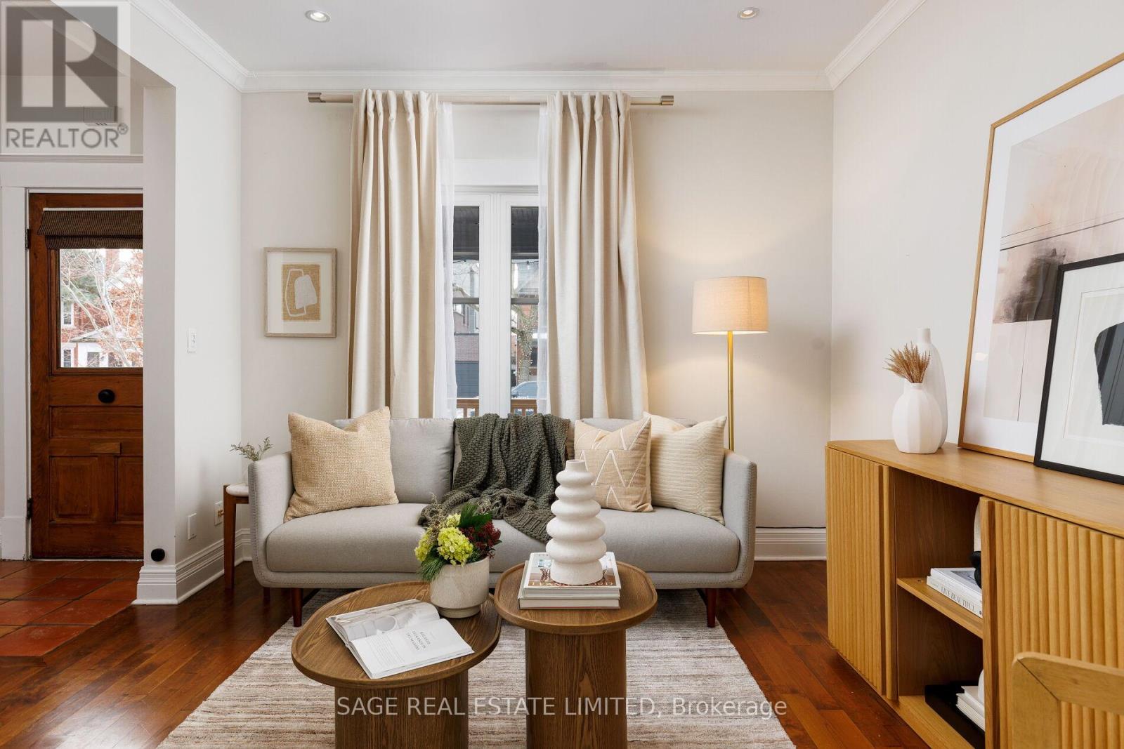 277 Evelyn Avenue, Toronto, Ontario  M6P 2Z8 - Photo 4 - W12612856