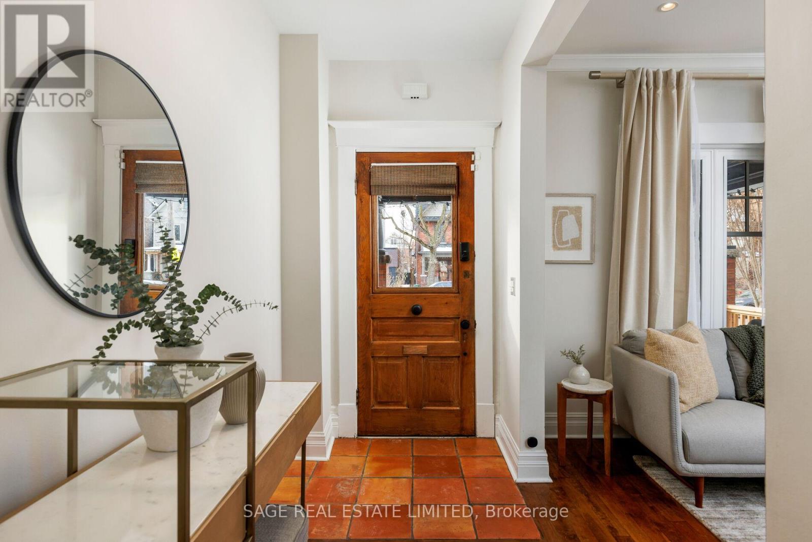 277 Evelyn Avenue, Toronto, Ontario  M6P 2Z8 - Photo 6 - W12612856