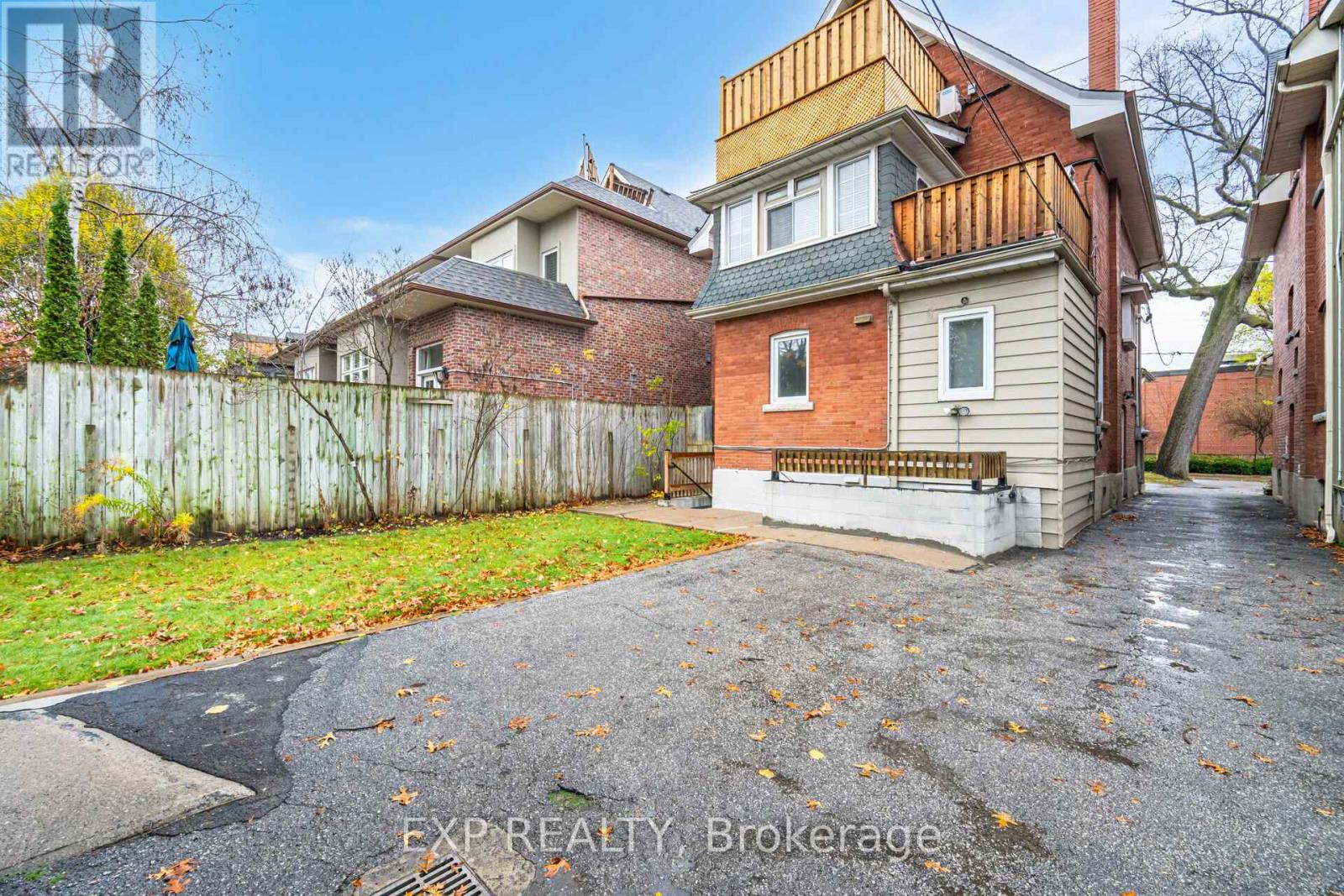 Main - 174 Evelyn Avenue, Toronto, Ontario M6P 2Z7 - Photo 27 - W12612858