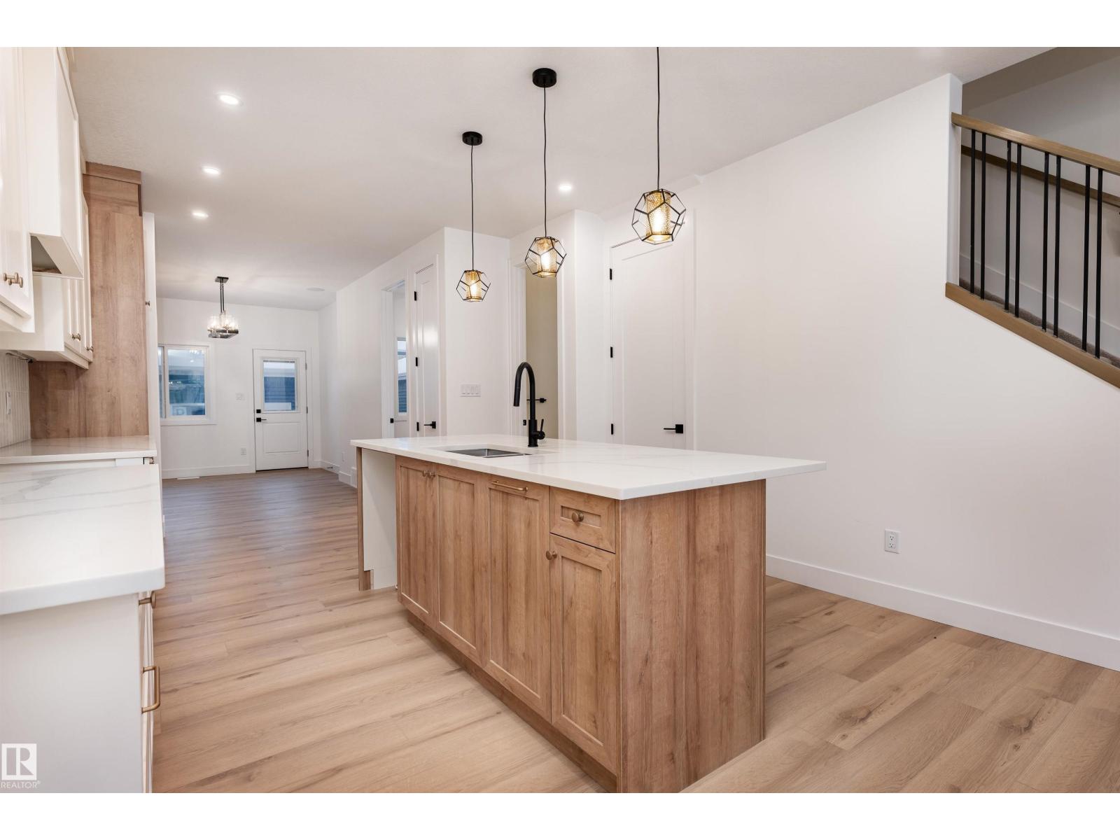 3111 Magpie Wy Nw, Edmonton, Alberta  T5S 0V3 - Photo 2 - E4467774