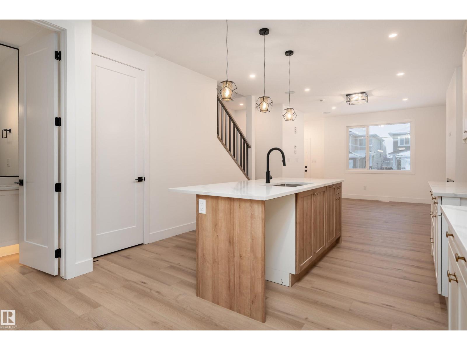 3111 Magpie Wy Nw, Edmonton, Alberta  T5S 0V3 - Photo 4 - E4467774