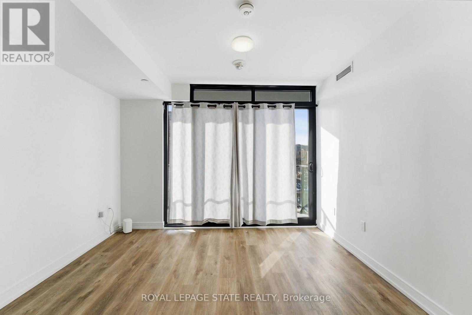 606 - 1 Jarvis Street, Hamilton, Ontario  L8R 3J2 - Photo 14 - X12612716