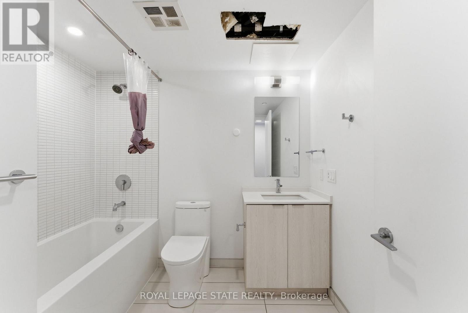 606 - 1 Jarvis Street, Hamilton, Ontario  L8R 3J2 - Photo 24 - X12612716