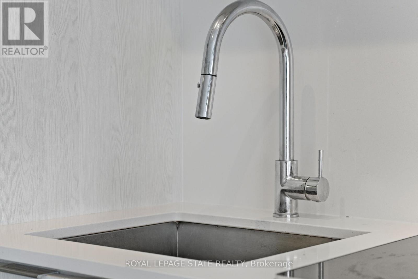 606 - 1 Jarvis Street, Hamilton, Ontario  L8R 3J2 - Photo 33 - X12612716