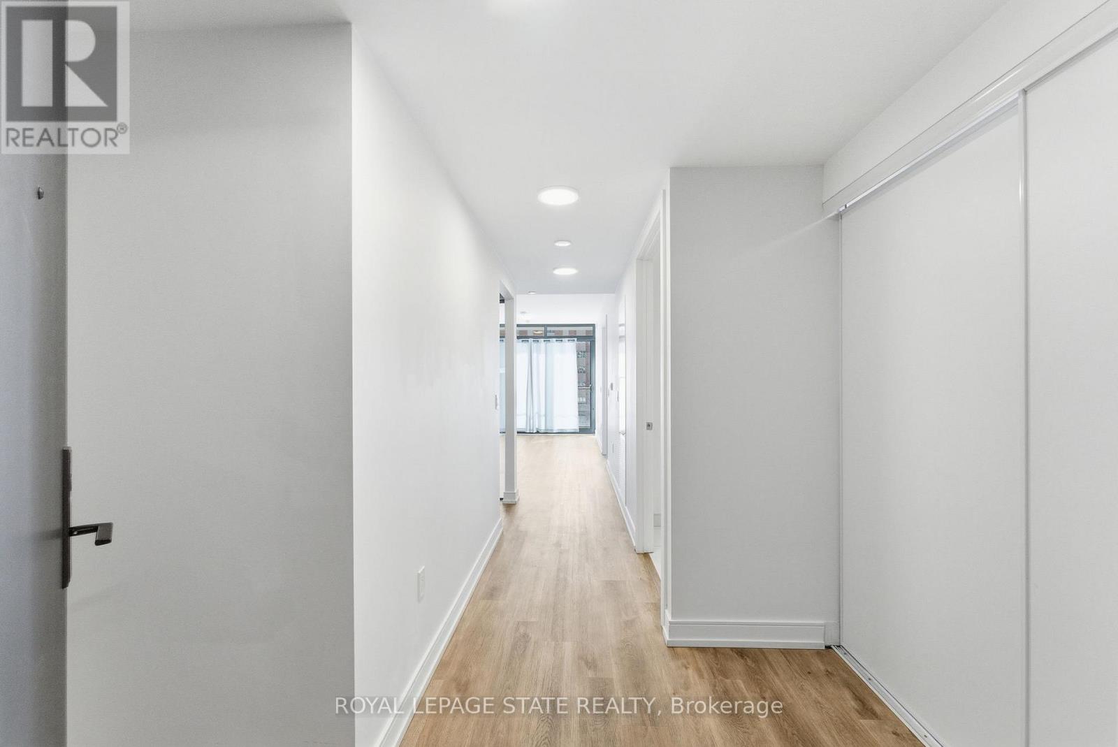 606 - 1 Jarvis Street, Hamilton, Ontario  L8R 3J2 - Photo 8 - X12612716