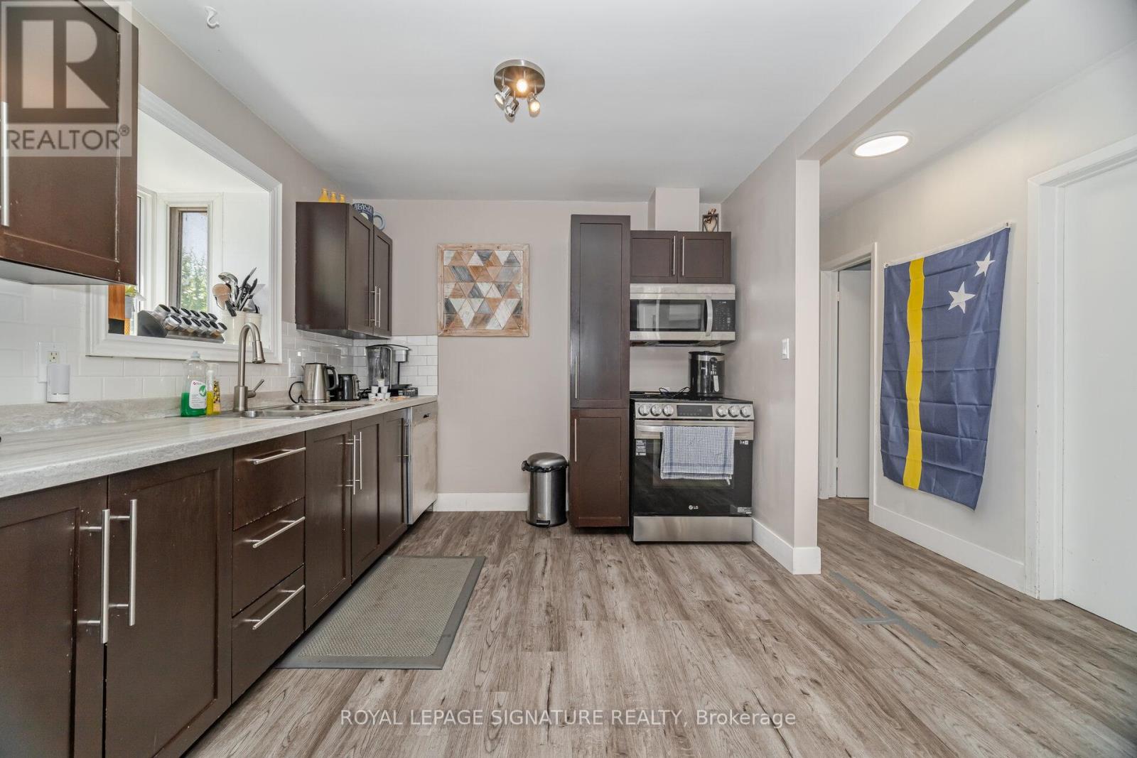 77 Fairview Road, Grimsby, Ontario  L3M 3L6 - Photo 10 - X12612778