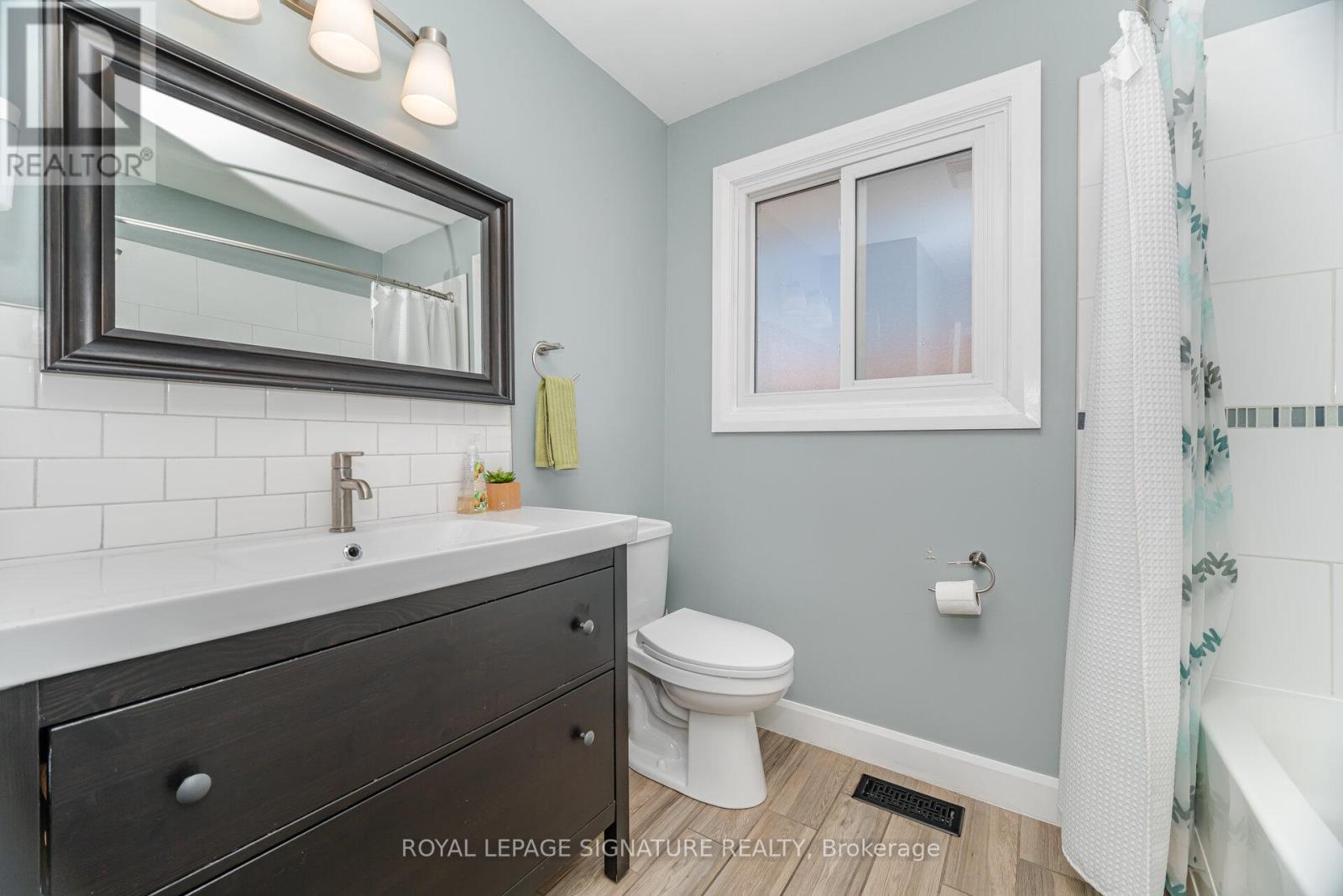 77 Fairview Road, Grimsby, Ontario  L3M 3L6 - Photo 11 - X12612778