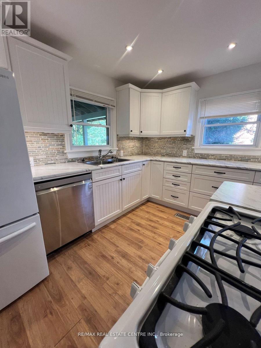 140 Main Street W, Grey Highlands, Ontario  N0C 1H0 - Photo 7 - X12612784