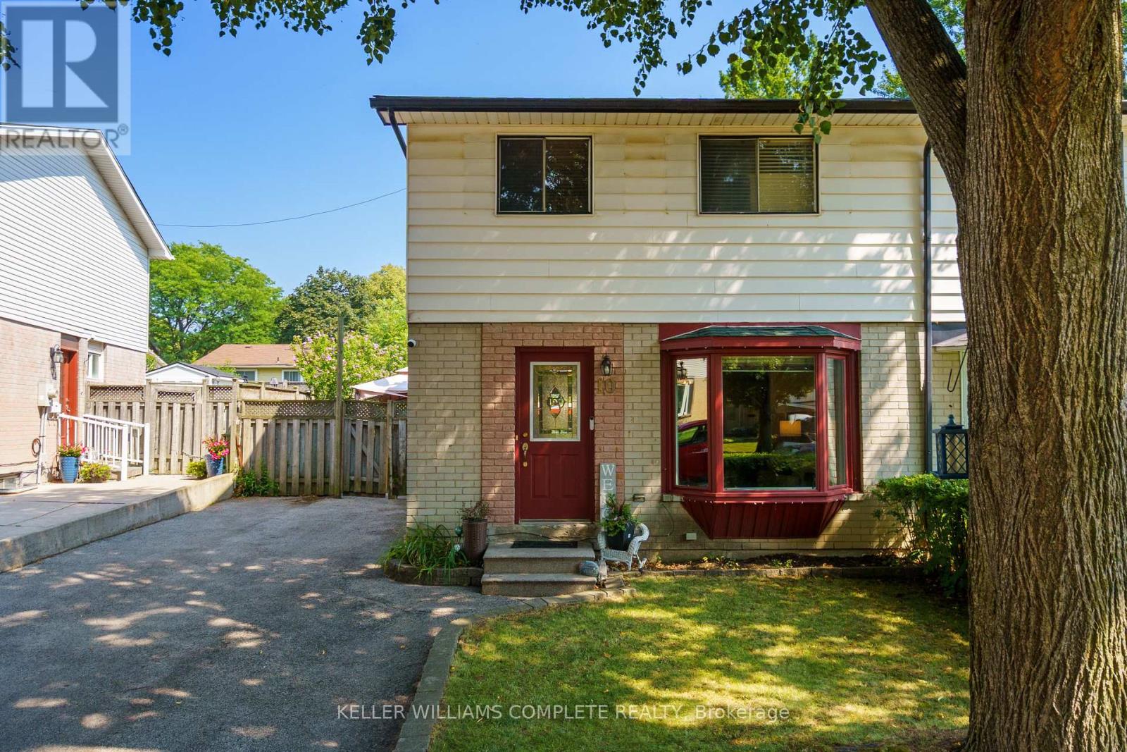 10 GLEN EDEN COURT, Hamilton, Ontario