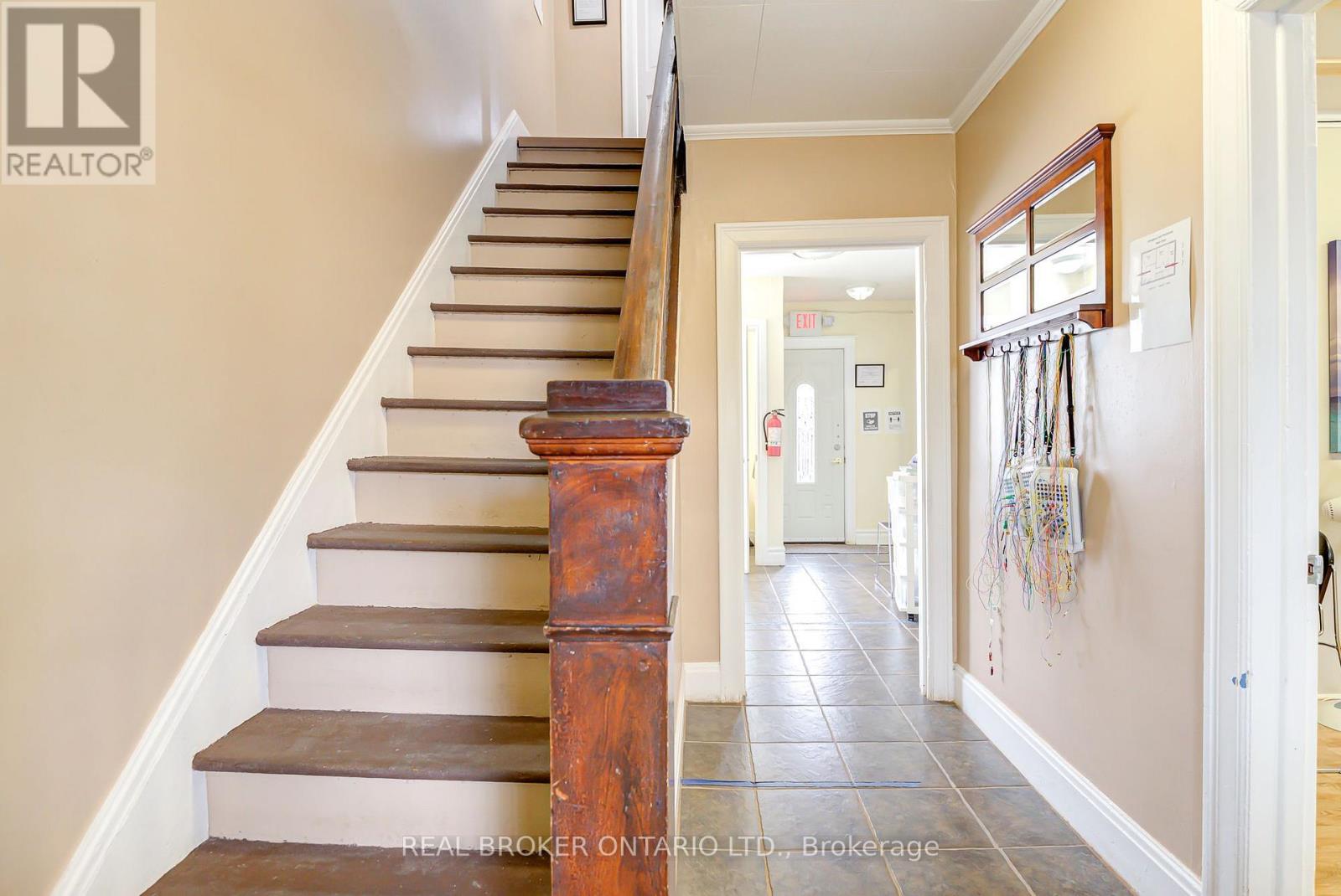 1405 King Street E, Cambridge, Ontario  N3H 3R3 - Photo 3 - X12428377