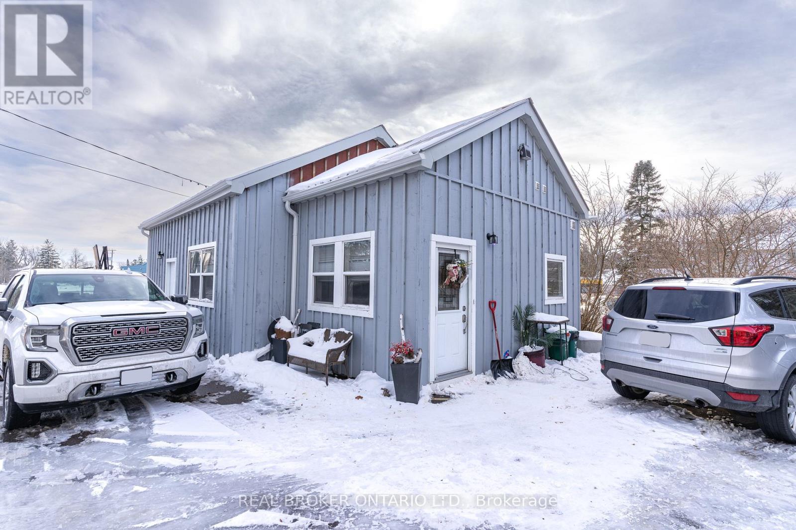 55 Snyder's Road W, Wilmot, Ontario  N3A 2M2 - Photo 2 - X12479979