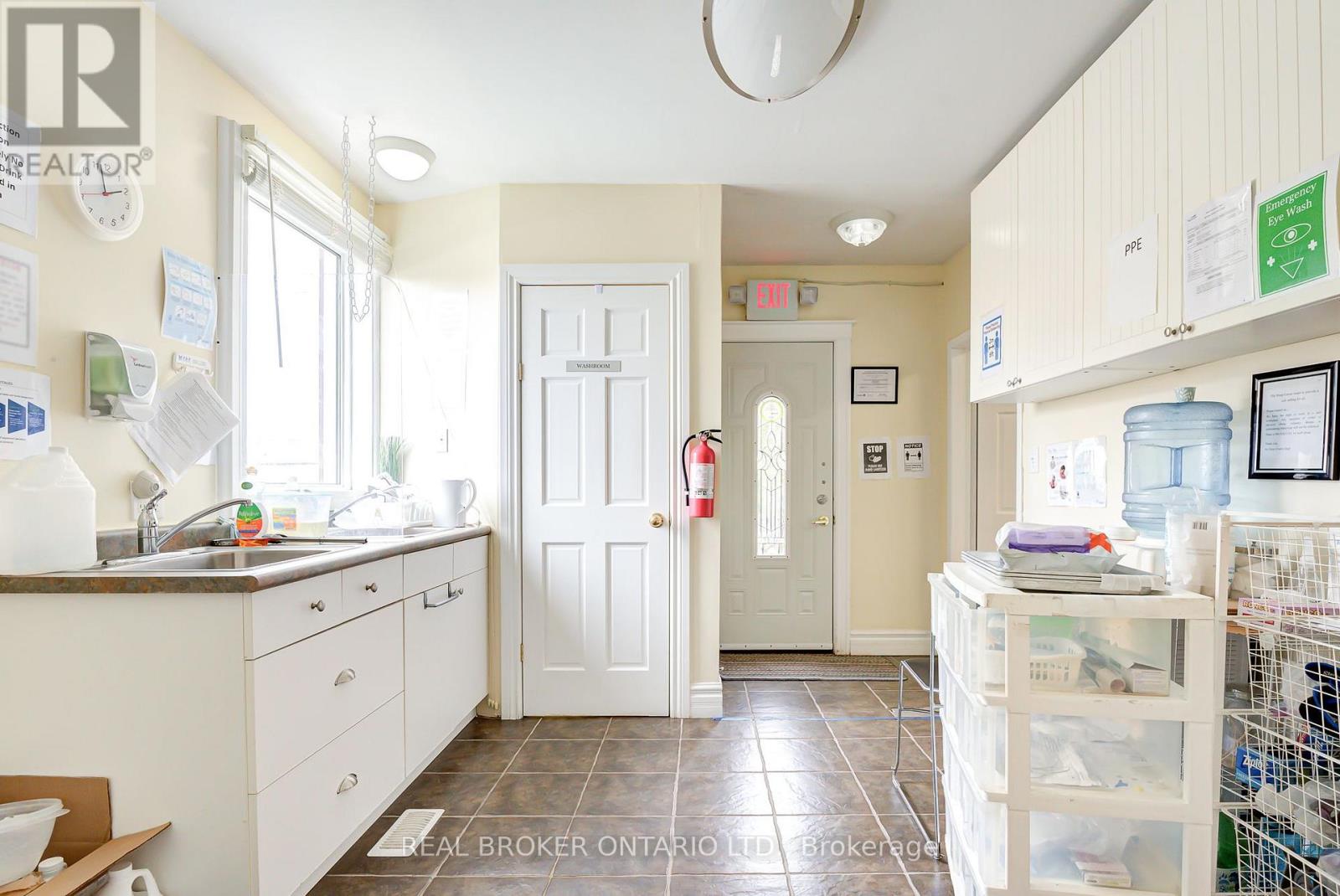 1405 King Street E, Cambridge, Ontario  N3H 3R3 - Photo 7 - X12428377