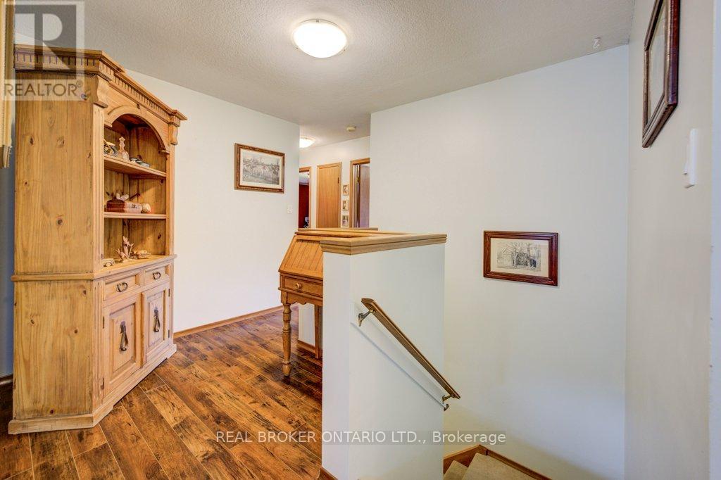 87 Southwood Drive, Cambridge, Ontario  N1S 3S3 - Photo 13 - X12597474