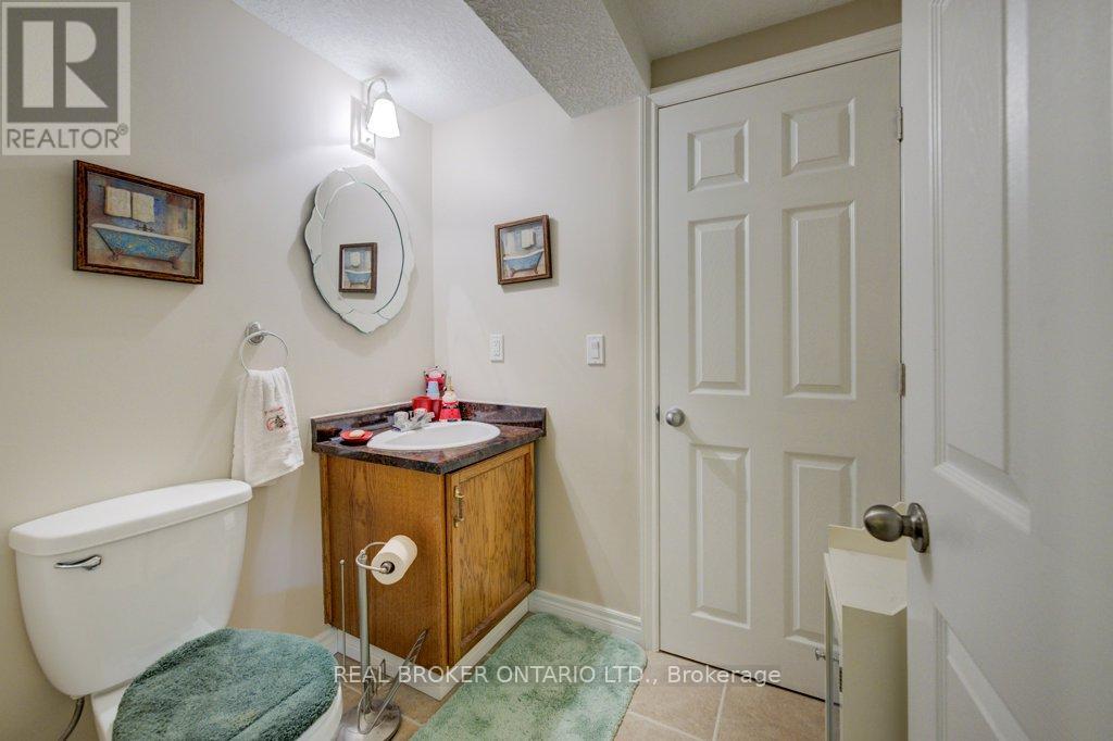 87 Southwood Drive, Cambridge, Ontario  N1S 3S3 - Photo 23 - X12597474