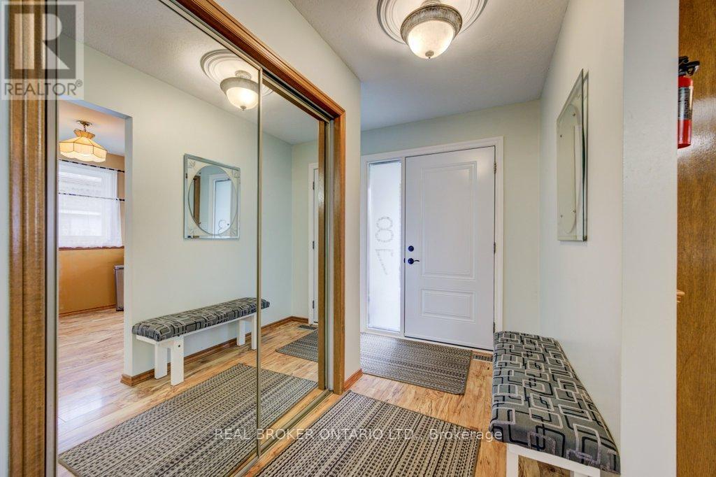 87 Southwood Drive, Cambridge, Ontario  N1S 3S3 - Photo 2 - X12597474