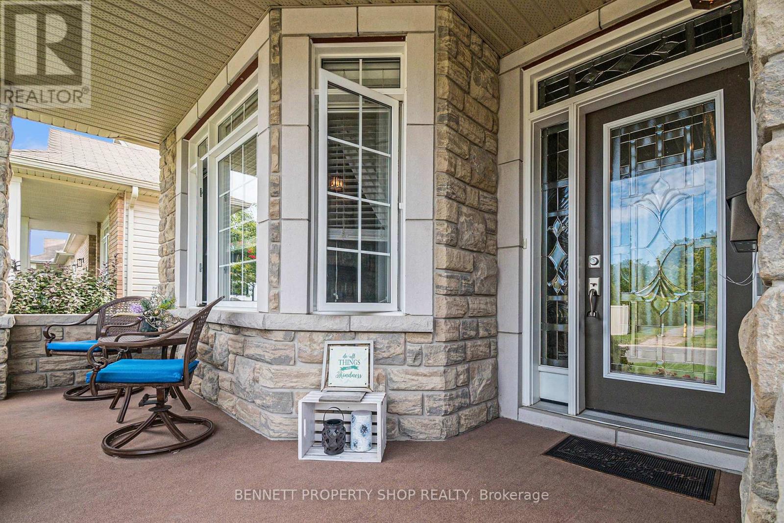 460 Jasper Crescent, Clarence-Rockland, Ontario K4K 0C7 - Photo 3 - X12404601