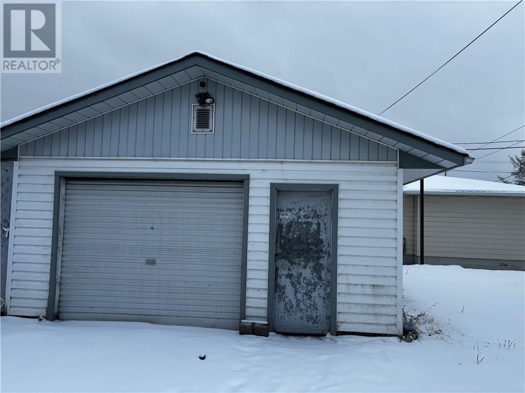 80 Main Street E, Chelmsford, Ontario  P0M 1L0 - Photo 3 - 2125881