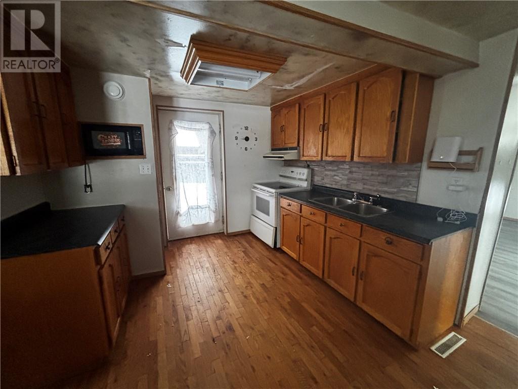 80 Main Street E, Chelmsford, Ontario  P0M 1L0 - Photo 5 - 2125881