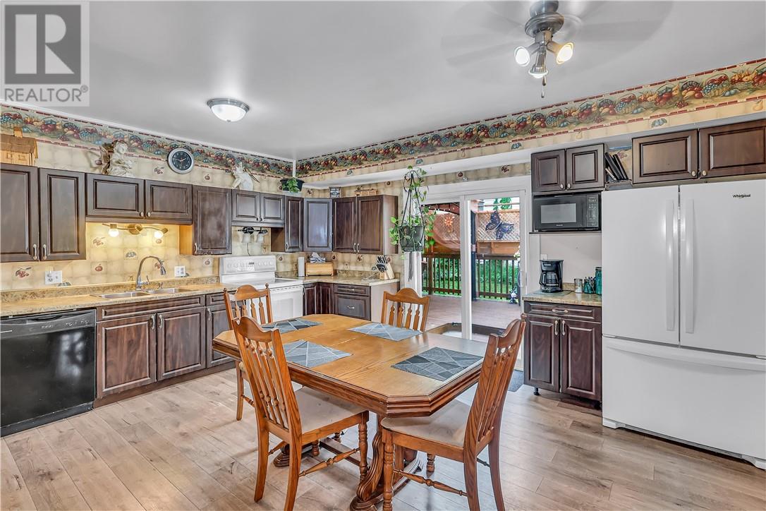 17 Campbell Street, Little Current, Ontario  P0P 1K0 - Photo 10 - 2125878