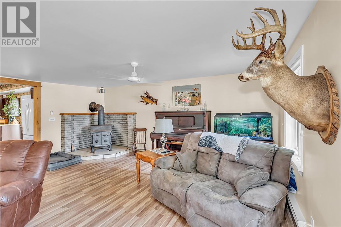 17 Campbell Street, Little Current, Ontario  P0P 1K0 - Photo 13 - 2125878