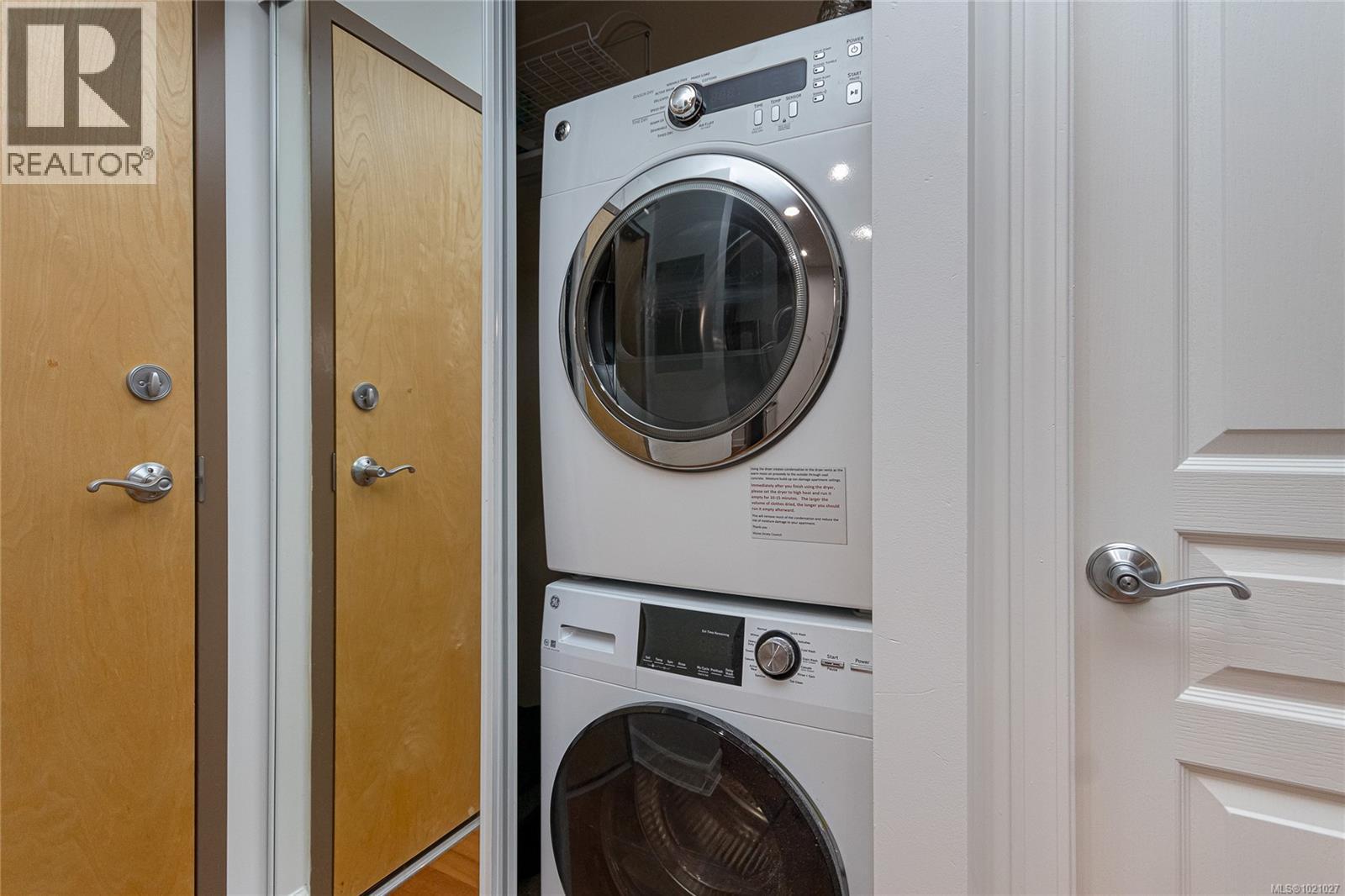 307 225 Menzies St, Victoria, British Columbia V8V 2G6 - Photo 12 - 1021027