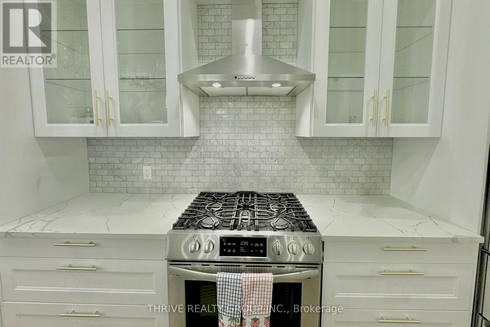 16 Horn Street, London South, Ontario  N6C 3K3 - Photo 4 - X12612912