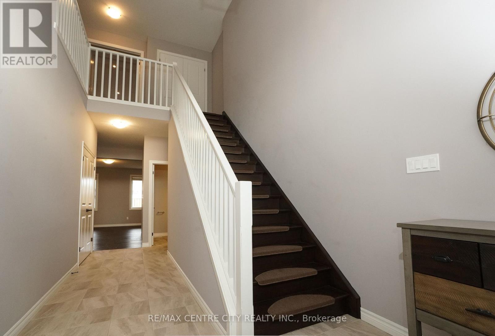 471 Sophia Crescent, London North, Ontario  N6G 0T5 - Photo 5 - X12612942