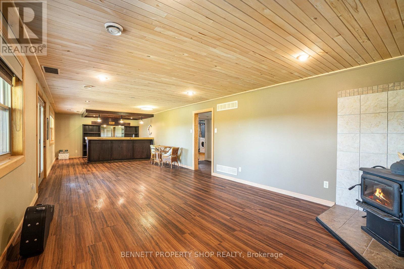 250 Horne Lake Road, Lanark Highlands, Ontario  K0G 1K0 - Photo 17 - X12410467