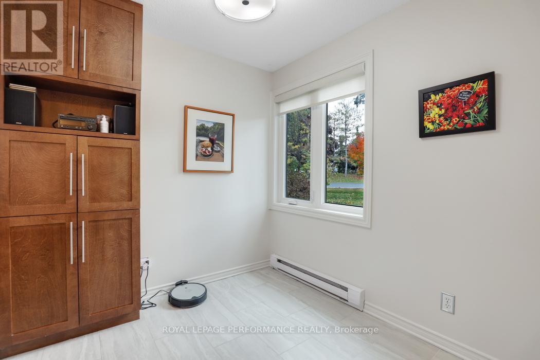 695 Richmond Road, Ottawa, Ontario  K2A 0G6 - Photo 15 - X12485701