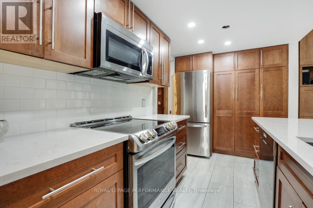 695 Richmond Road, Ottawa, Ontario  K2A 0G6 - Photo 11 - X12485701