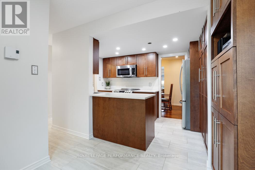 695 Richmond Road, Ottawa, Ontario  K2A 0G6 - Photo 13 - X12485701