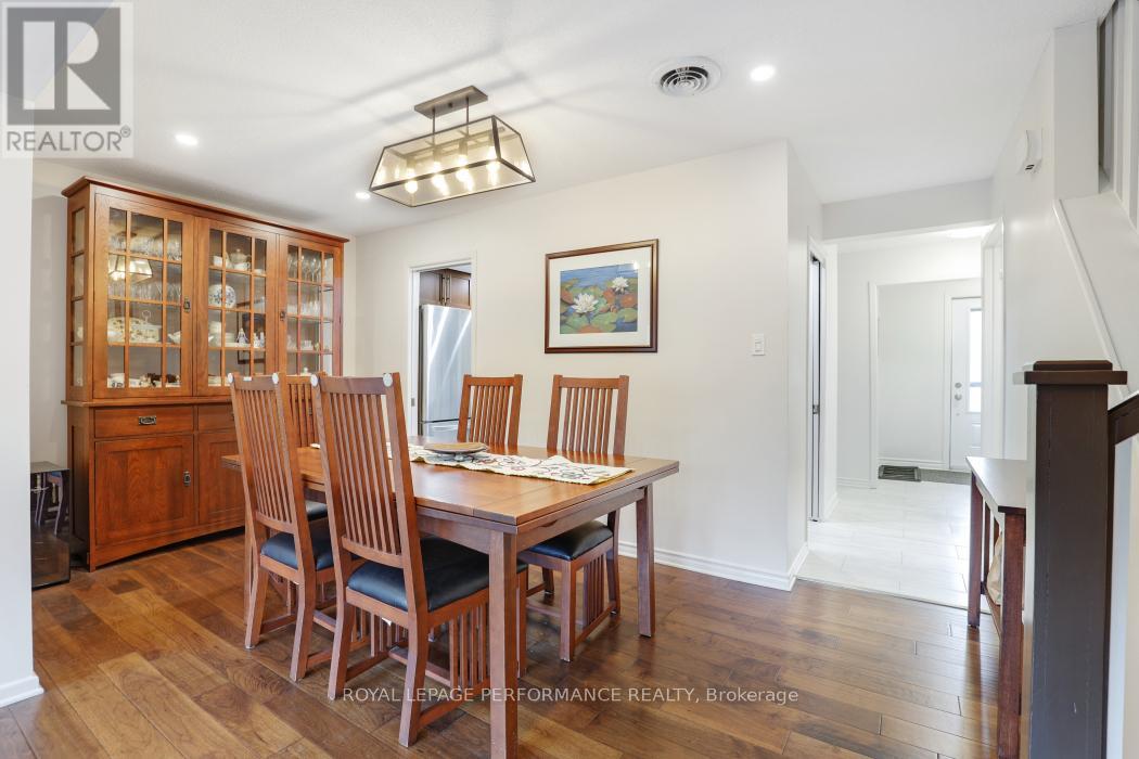 695 Richmond Road, Ottawa, Ontario  K2A 0G6 - Photo 19 - X12485701