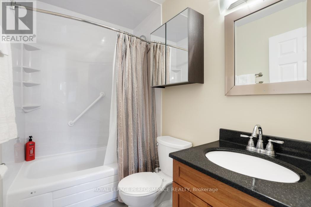 695 Richmond Road, Ottawa, Ontario  K2A 0G6 - Photo 30 - X12485701