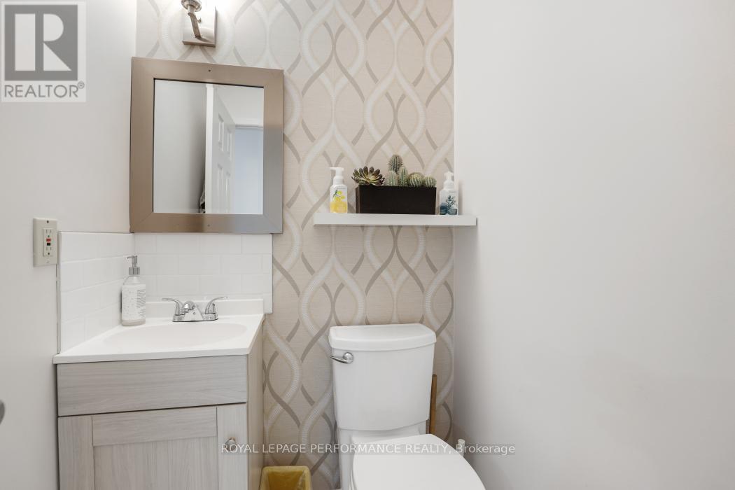 695 Richmond Road, Ottawa, Ontario  K2A 0G6 - Photo 8 - X12485701