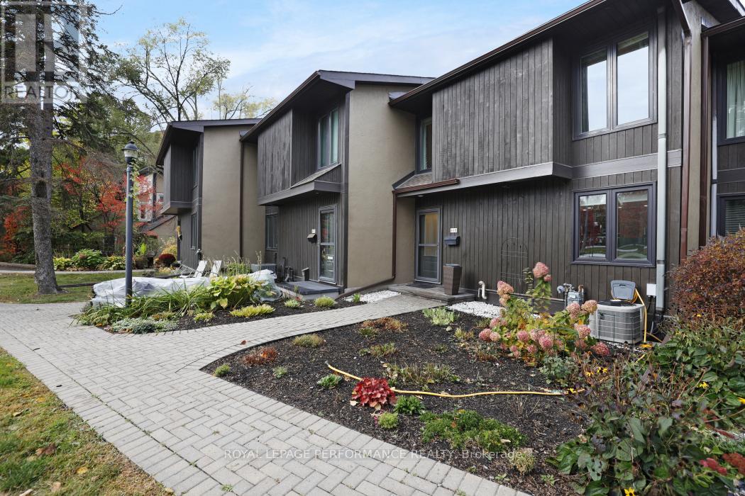 695 Richmond Road, Ottawa, Ontario  K2A 0G6 - Photo 3 - X12485701
