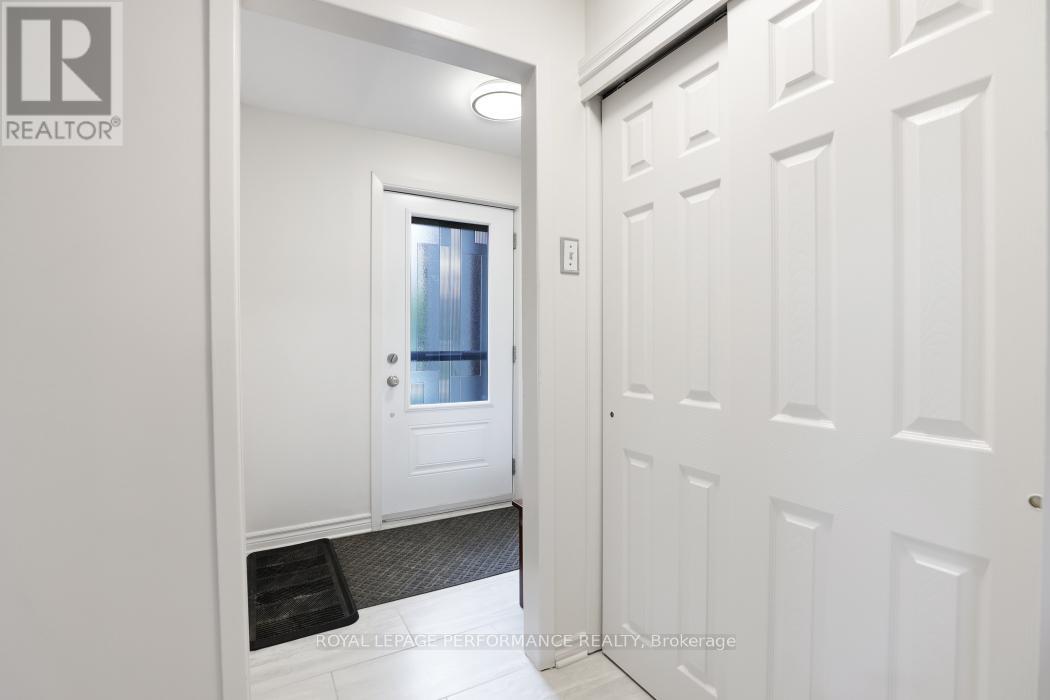 695 Richmond Road, Ottawa, Ontario  K2A 0G6 - Photo 7 - X12485701