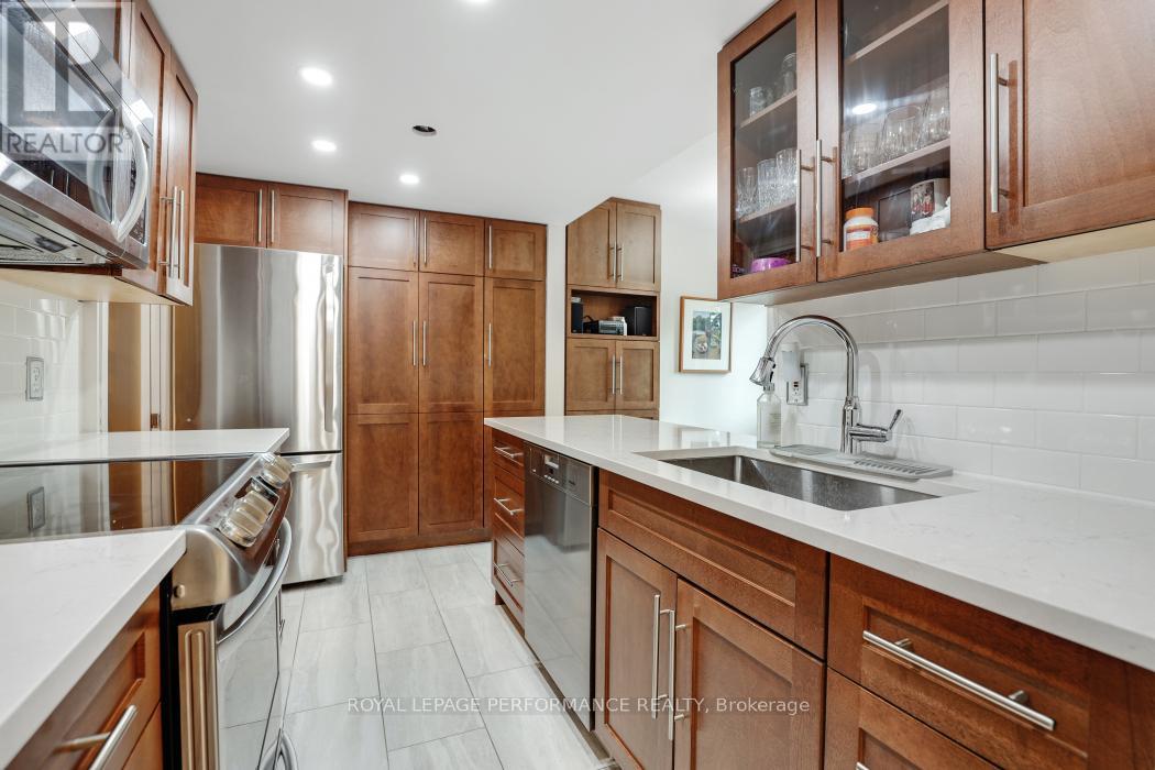 695 Richmond Road, Ottawa, Ontario  K2A 0G6 - Photo 9 - X12485701