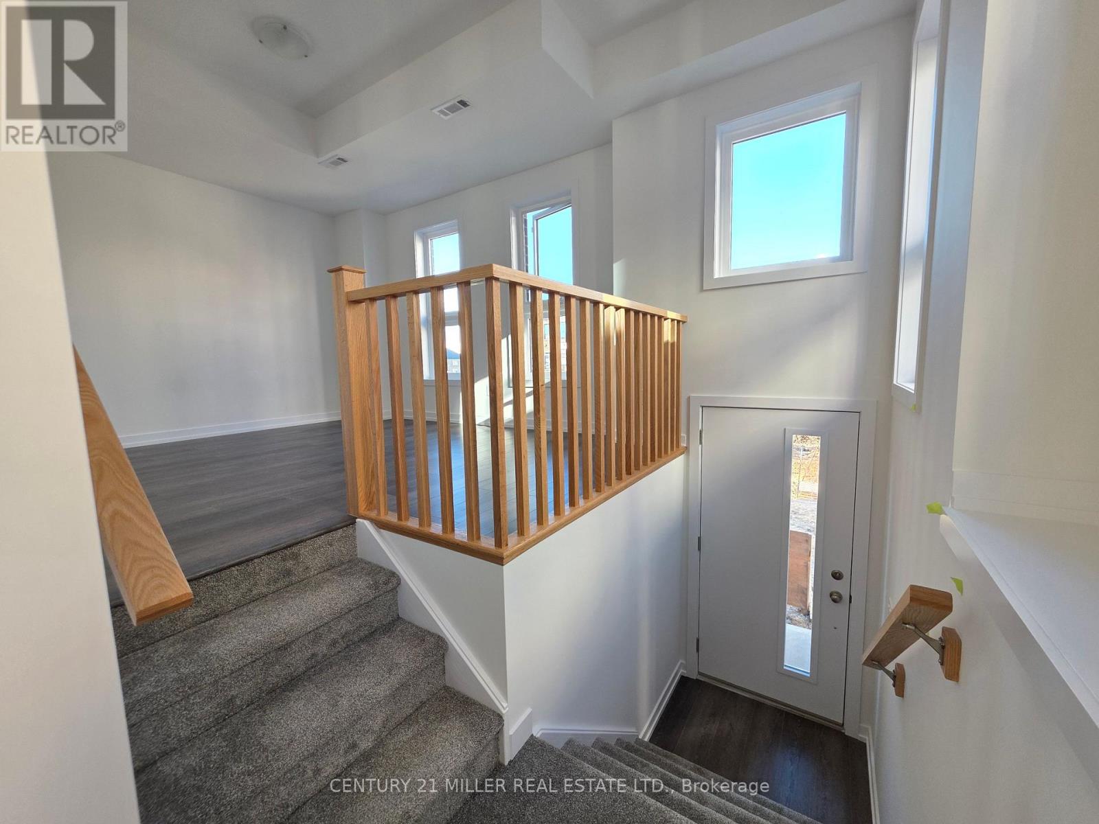 31 - 70 Kenesky Drive, Hamilton, Ontario  L8B 1Y4 - Photo 6 - X12482802