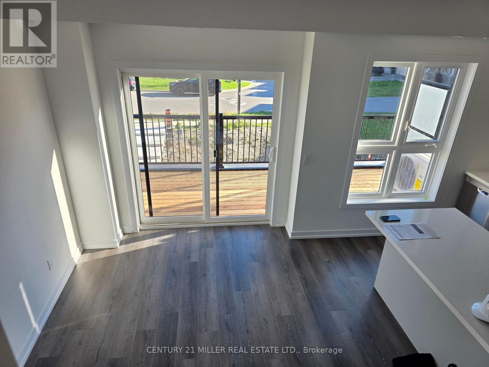 31 - 70 Kenesky Drive, Hamilton, Ontario  L8B 1Y4 - Photo 9 - X12482802