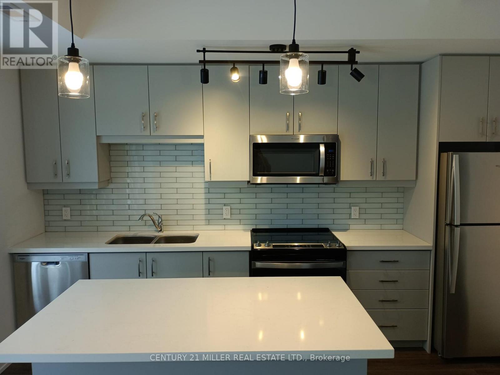 31 - 70 Kenesky Drive, Hamilton, Ontario  L8B 1Y4 - Photo 3 - X12482802