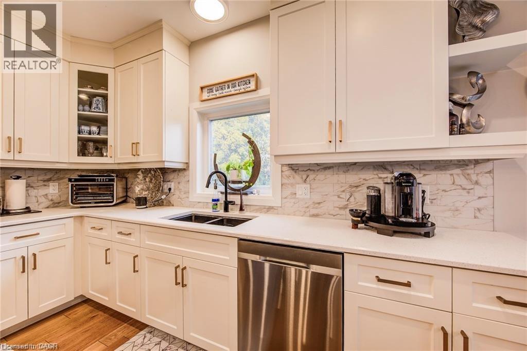 928 Chapel Hill Court, Kitchener, Ontario  N2R 0P4 - Photo 20 - 40793065