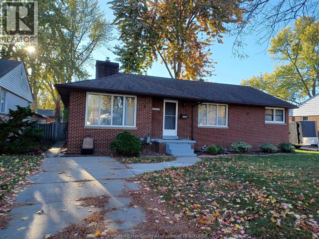 3277 Dominion, Windsor, Ontario N9E 2N6 - Photo 1 - 25030935