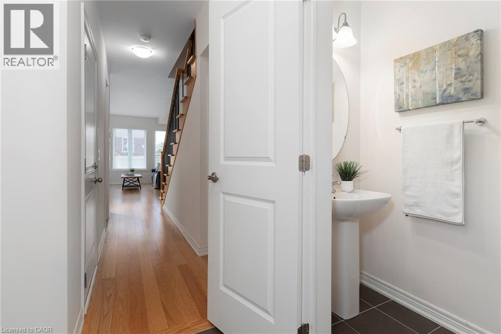 333 Raymond Road, Ancaster, Ontario  L9K 0G8 - Photo 2 - 40754771