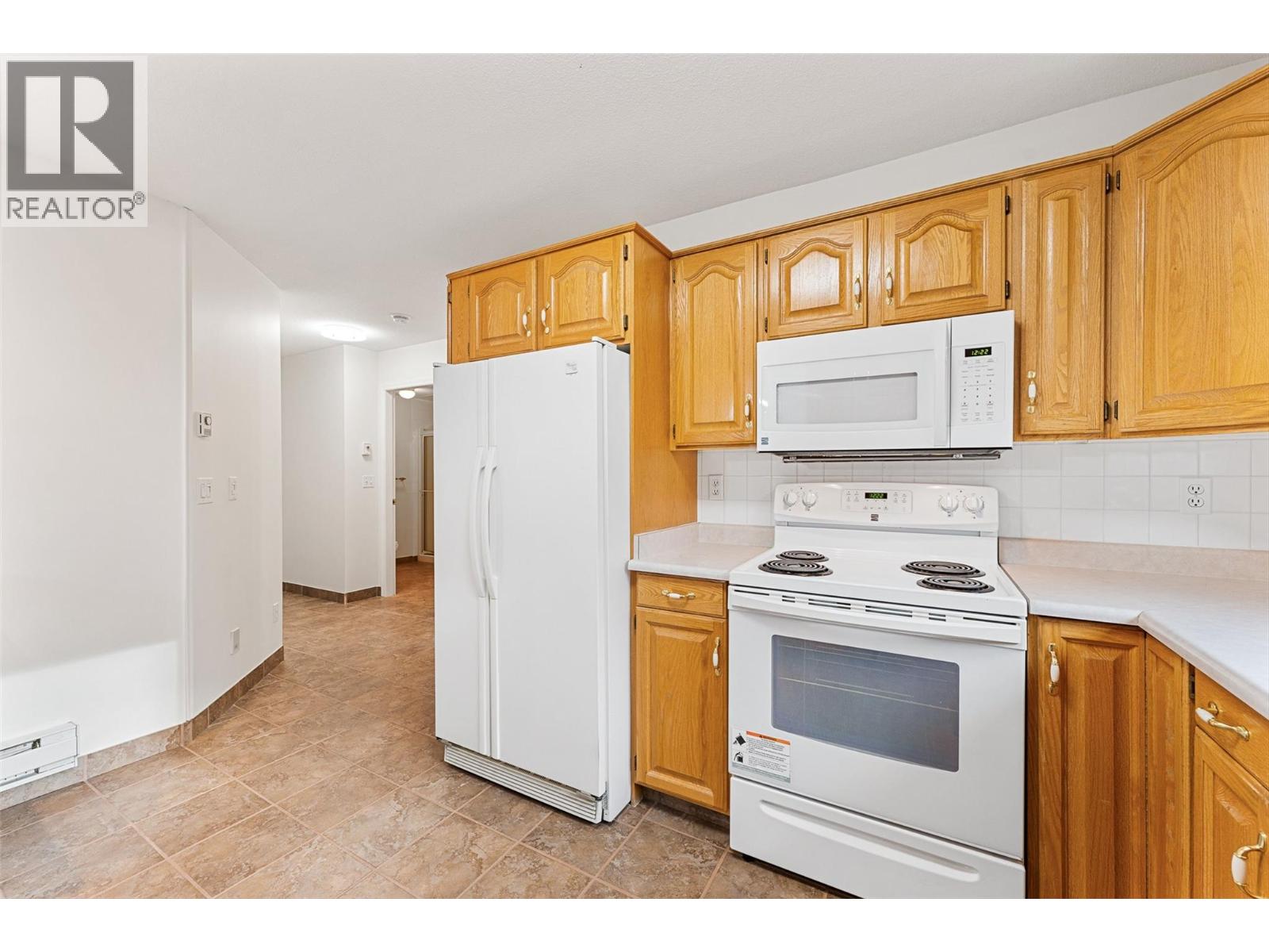 1055 Lawrence Avenue Unit# 210, Kelowna, British Columbia  V1Y 6M3 - Photo 19 - 10369762