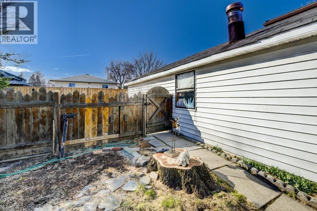 458 Upper Wentworth Street, Hamilton, Ontario  L9A 4T7 - Photo 29 - 40777224