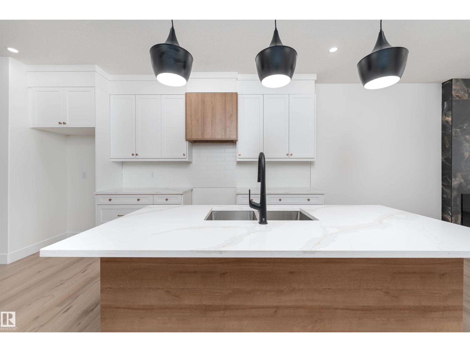 3117 Magpie WY NW, Edmonton, Alberta